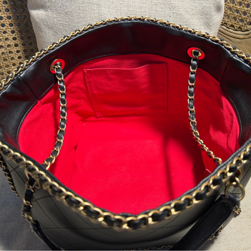 Structured Black Shoulder Bag / tote - Picture 4 of 5